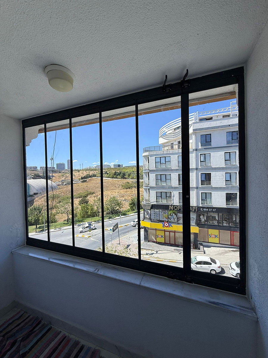 Cam Balkon