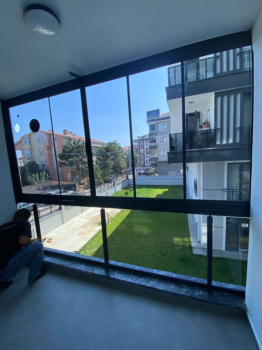 Cam Balkon